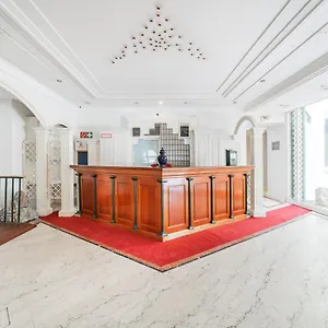 Отель Self-check-in Adlon