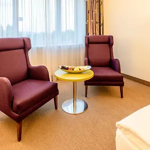 Отель Plaza Premium